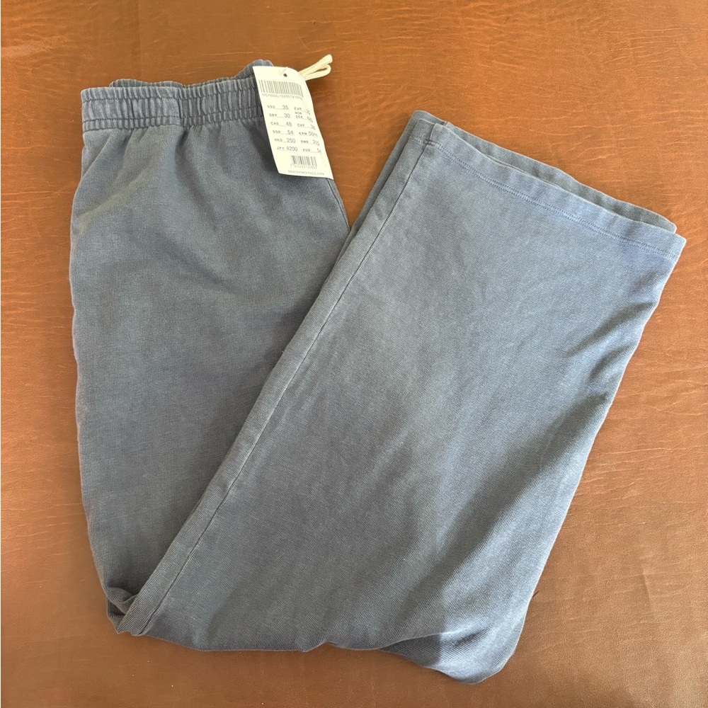 Navy Anastasia Baggy Sweatpants from Brandy Melville